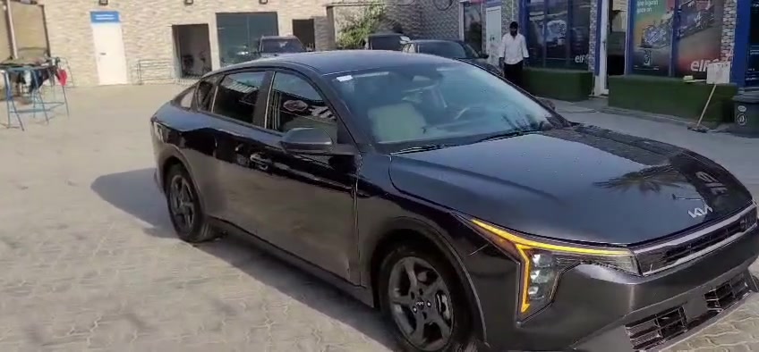 السلام عليكم البيع  K4   مديل25
المواصفات

محرك 2000 دوش 

بصمة

تشغيل عن بعد

ترحيب

شاشة دجتل متصل

دخول ذكي

بكلايتات لد

انارة داخلية لمس

تبريد منفصل مناخين

شاشة جبيرة  

اوتو هولد

سستم صوت

كامرة دوارة

بصمة صندوك

سايد بريك كهرباء

اوتو هولد

داخل لونين

رادار امامي

لايت 3 عدسات

رادار خلفي

رادار جانبي

تدفئة كشنات

تدفئة ستيرن

لد امامي

تحديد مسار

شحن لاسلكي

قيادة ذاتية

توقف ذاتي 

تنبيه عند مغادرة المسار

اوتو ستوب

كروس سرعة

وضعيات قيادة

وبعد هواي مواصفات بيها

سيارة جاهزة وكاملة بدون نقص

السعر  159 
سياره مرقم ذي قار شهداء 

مكاني ذي قار  ***********
  
    حادثها جاملغ وبنيد ماشية 32ايرباك
