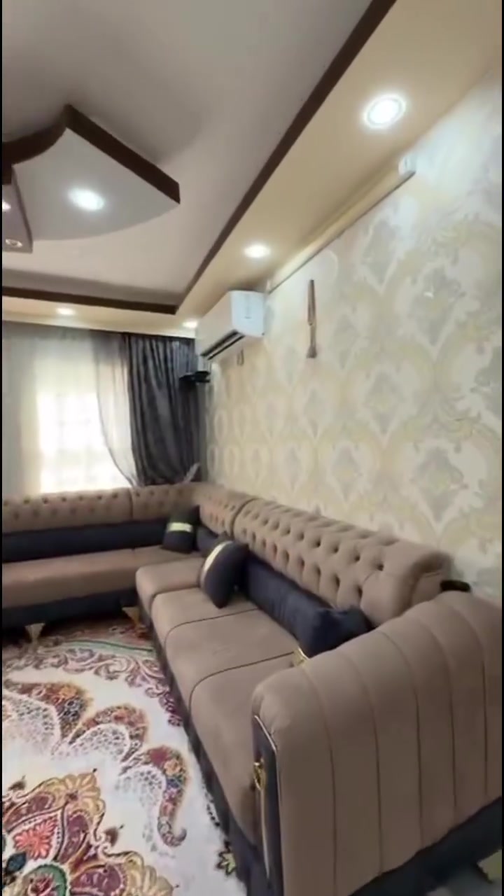 ✨ شقة مميزة للبيع بسماية بأقساط مريحة | B1 ✨
🏠 المواصفات العامة:
 المساحة: 140 متر مربع (B1)
 الطابق: الثالث (عمارة مفتوحة وتوفّر إطلالة وتهوية ممتازة)
 الحالة: مؤثثة بالكامل (فول) مع ديكورات حديثة وجاهزة للسكن
💰 التفاصيل المالية والأقساط:
 المبلغ الواصل (المقدم المطلوبة): 25 مليون دينار
 الموقف المالي: مصفّرة وبدون أي ديون سابقة
 القسط الشهري: 490 ألف دينار فقط
📞 للاستفسار والتواصل:
 رقم الهاتف: ***********
 #بسماية #للبيع

