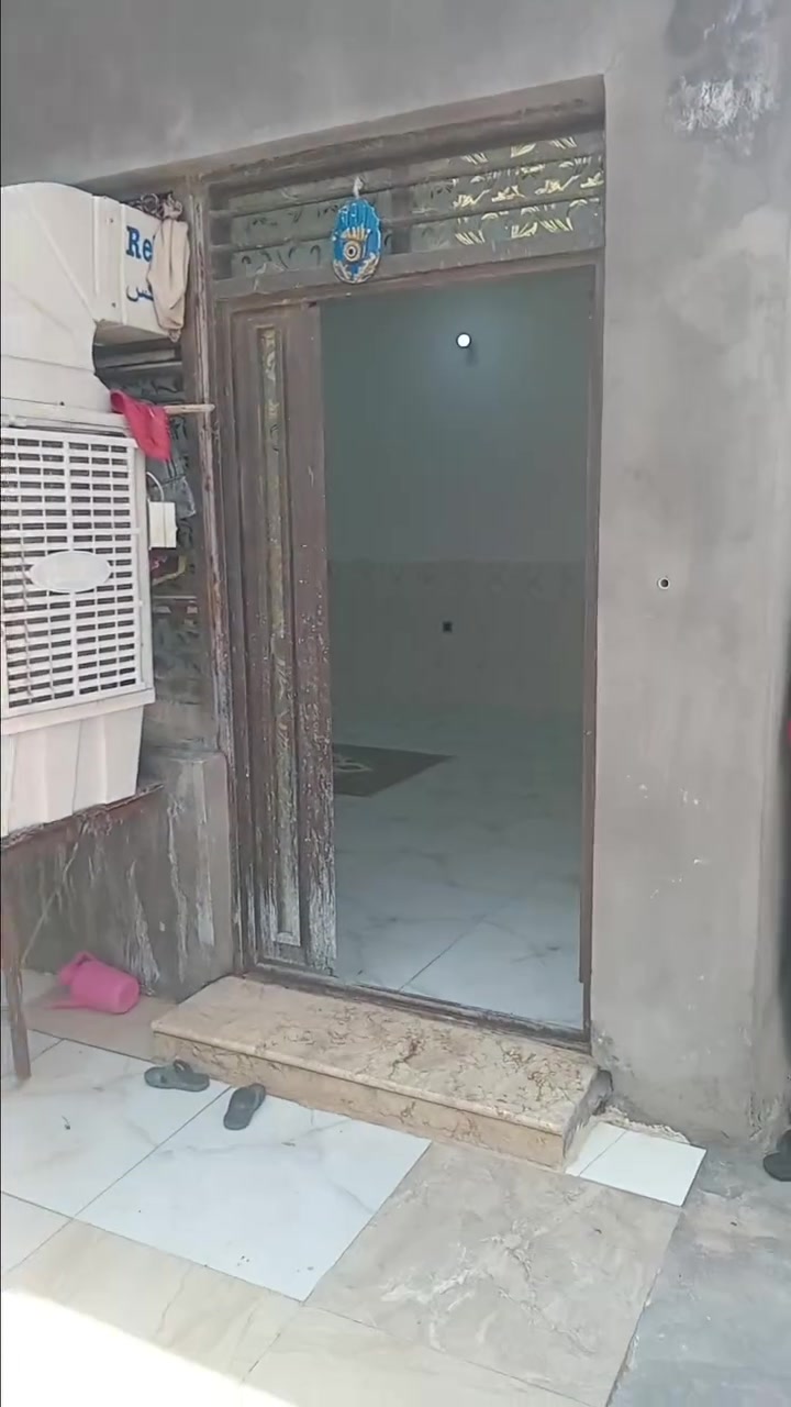 السلام عليكم ربع دونم ٦٥٠ مع دار  تحتوي على استقبال وغرفتين وصاله بناء درجه اولى طابوك مع طاقه شمسيه وبير عنوانه كربلاء طريق النجف عمود ١١٤١ للاستفسار *********** يرهم امراوس بيت طابو او قطعه السعر ٨٠
