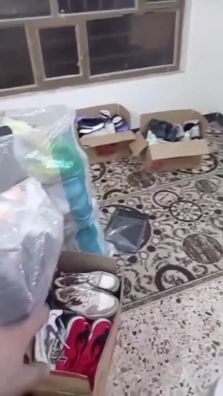 سلام عليكم شباب كمية احذية باله ابيعهن شلع بيهن قطع يخبلن 94زوج الزوج علة6الف بس ***********
مكانهن البنوك
