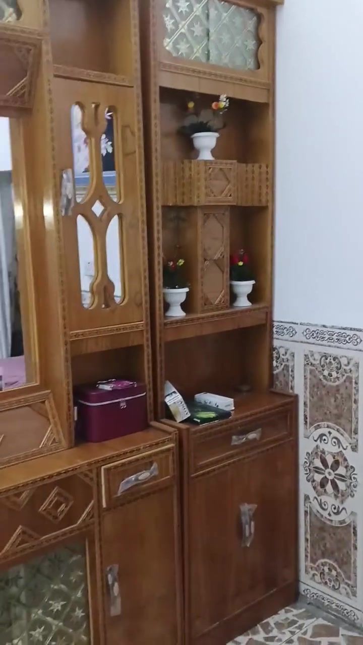 إسلام عليكم 
غرفه نوم للبيع بعده جديده مرتبه بشكل 
شكل ديوان السعر 1500 وبيه مجال 
‏‪‏‪***********‬‏
