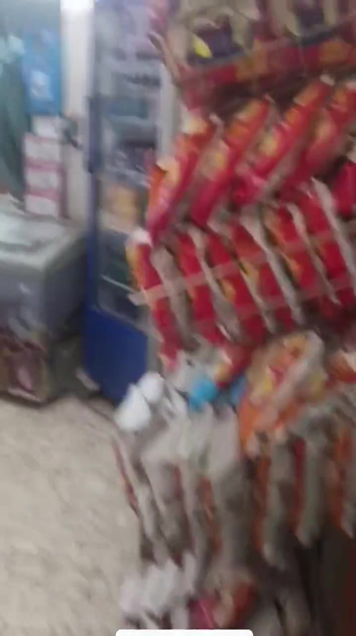 الواجهه ٦ ب ١٢ و مساحته ٧٥ يحتوي غرفه و غرفتين مو كاملات البناء وصاله ومطبخ وحمام و طرمه وترك سعر ٧٥ وبي مجال عنوان سكينه المعسكر للاستفسار ***********
