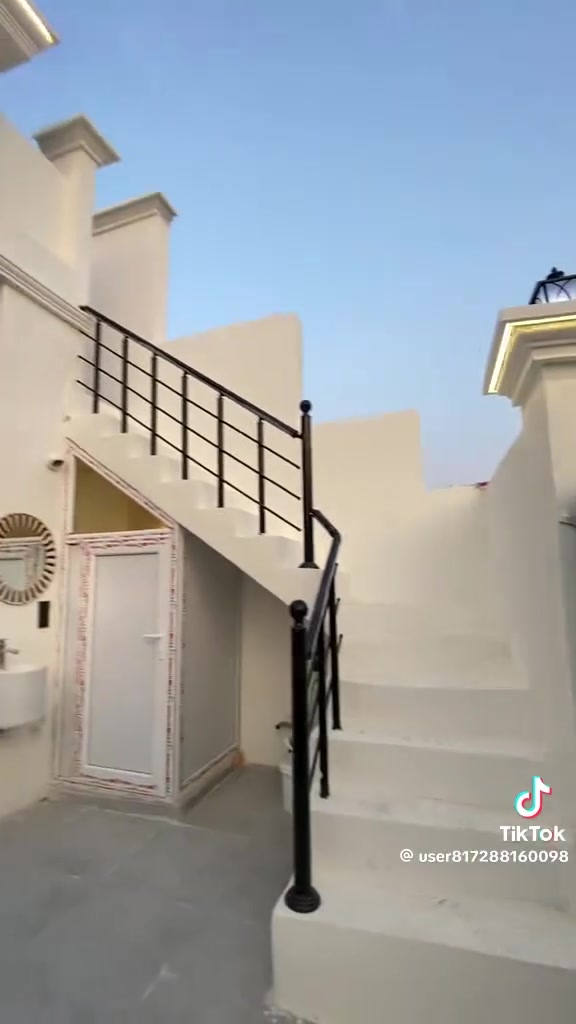 دارين لبيع 100متر فول مواصفات سقف مغربي فول كاشي كركوك دروازه على طريق سليمانيه خلف دروازه مول موبايل ***********
***********
البيت جديد صفرمامسكون بيه البيت بيه غورفتين نوم استقبال مطبخ صيحات مطبخ حاردكت مزكزي
