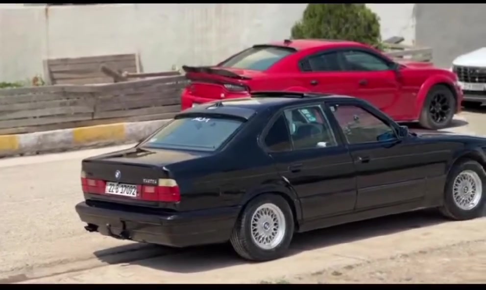 ماشاالڵە لەماڵی هەموو لاێک bmw520 سلایت 4جام کارەبا بێ لێدران پشت و پێش کەپس   تەبرید   بێ تەقەو ڕەقە  سەنەوی نوێیە تا2030 فەحسو هەزەشی نوێیە   نرخ 53$بۆزانیاری زیاتر ***********
