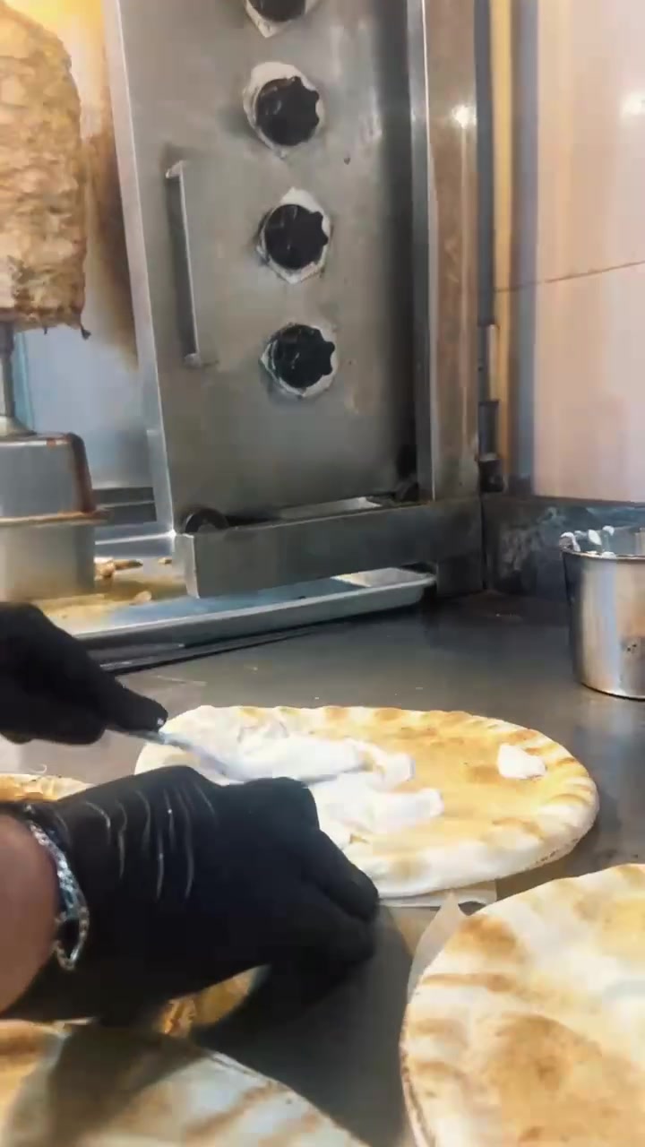 صاج شاورما دجاج فرش … الطعم اللي يستاهل التجربة! 🔥
 
طعم  شهي ✨

* شاورما دجاج طرية ومتتبلة 😋
* صلصتنا الخاصة 🤤
    = وجبة ما تنسى! ❤️‍🔥

✨ طعم أصيل… جودة نضمنها ✨
📞 للحجز والطلب: ***********

صاج شاورما عربي فرش — جرّبها وخلي الحكم لذوقك! �
#قريةـالغدير #النجف #قريةـالغدير
