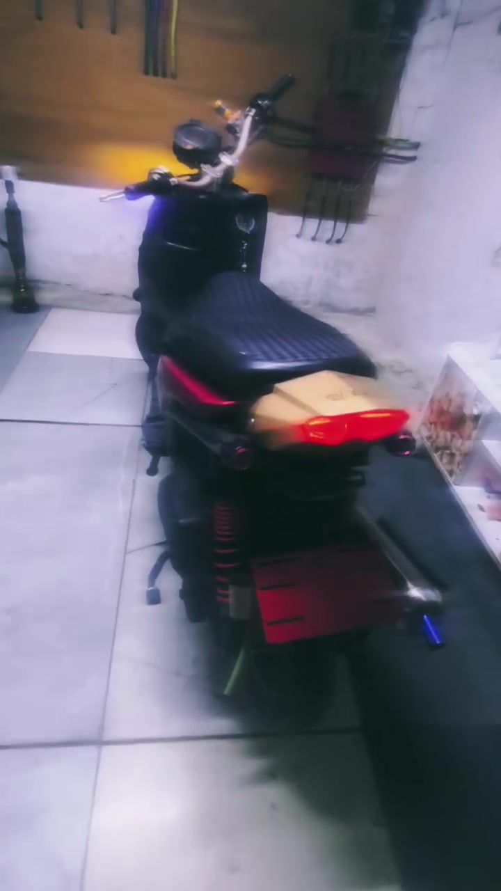 السلام عليكم دراجه سكنس جبلي للبيع دراجه كامله ما ناقصه شيء صار لها عشره ايام من طالعه من الوكيل سعر خاص واتساب ***********
