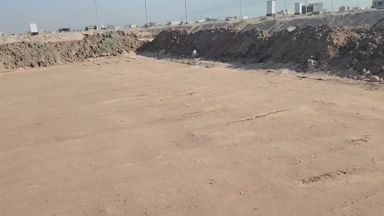 مكتب ابوحسين للمقاولات مستعدون لفرش قطع الأراضي افرازالنفط افرازالجامعة *********** بتاريخ اليوم الجمه /٤ رقم القطعه ٥٨٥٠
