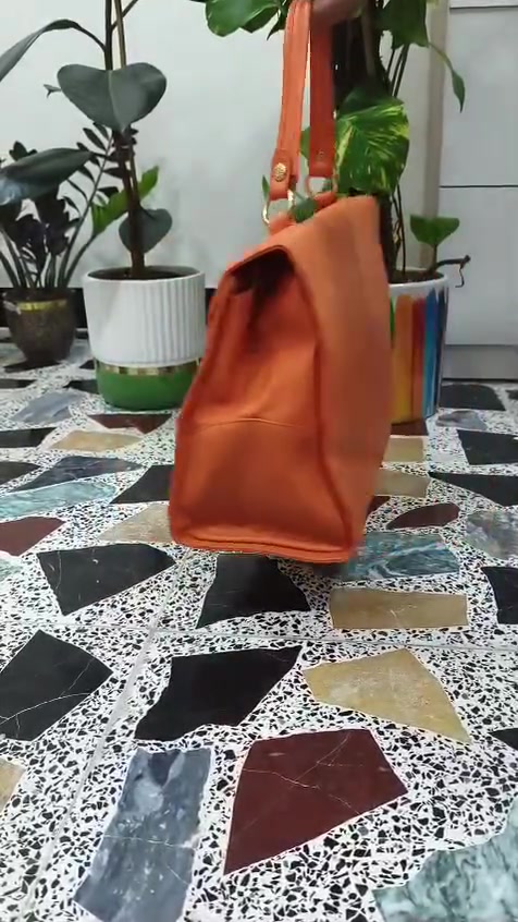 ماركه ايطالي خلي سعر بالعافيه
*********** واتساب
