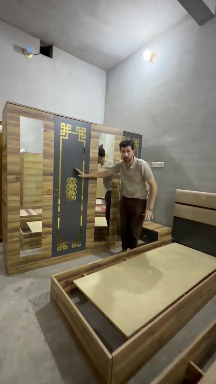 لبيع سعر اخو بلاش 
يام محل علي درجه اولى 
رقم ***********
