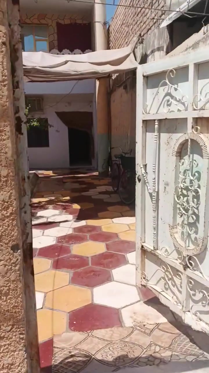 اسلام عليكم اخوان دار للبيع المكان بابل الحله قرب سيطرة الاثار شارع برنون السعر 20 وبي مجال نوع العقار زراعي سند 25 مكاتبه موتحويل هذا رقمي للتواصل ***********
