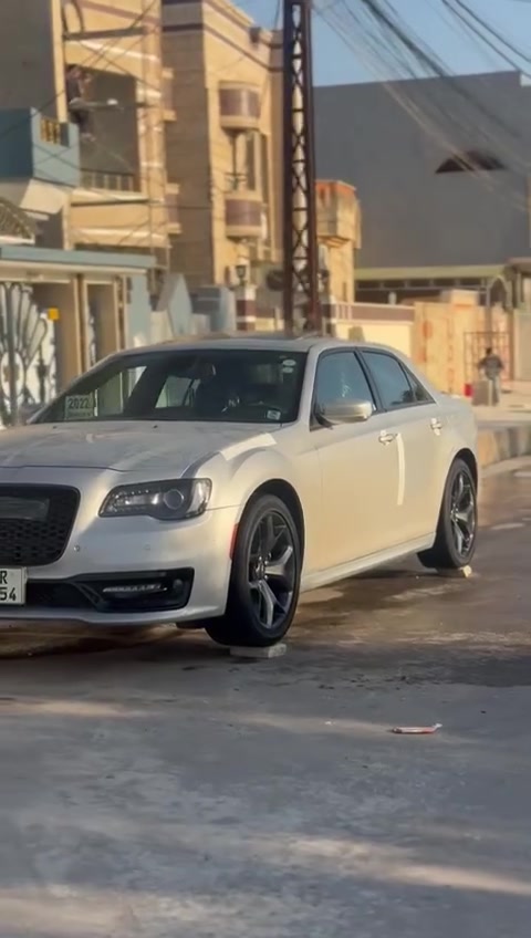 السلام عليكم 

اوباما 22 فول مواصفات S300

وارد كندي كليت تايتل من الدعاميه للدعاميه

دبل بصمه موجودات ثنينهن 

بجم عريض اصل لا محد ولا ملعبو بيها شياره خامه

نقطه عمياء كشن حار بارد  وكهرب

شاشه جبيره ابل كار بلي اندرويد 

حساسات خلفي وامامي وكامره دواره واشاير بالمري 

وبقيه الموصفات المعروفه للــ S300

اخون السياره ماشيه 71 الف

طبت كلين بيدي قبل شهر طخيتها بالبنيد انطعج شويه

والبنيد فافون ميتعدل ميندك يعني بدلته اصلي شركة

بدون لا ايرباك ولا اي دواخل وين ميعجبك افحص 

وبيها بارد بين البابين شويه كلش صغيره 

سياره كلشي بيها جاهز تايراتها صارلهن شهرين صدرها كله جديد 

مناقصها الف دينار شغل وامشي وووين ميعجبك افحص 

مكانها موصل للستفسار الاتصال ع الرقم وبي واتساب 

*********** السعر 290 وبيها مجال بسيط
