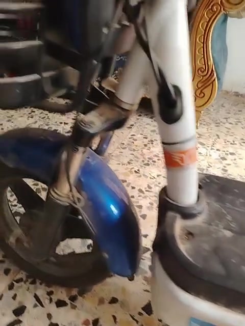 دراجة شحن • مستخدم شهر • بيع مستعجل