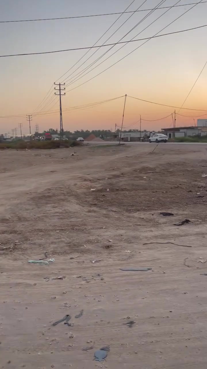 يوجد لدينا قطع للبيع مساحة القطعة 500 واجهه 15متر تجاري في كربلاء شارع الرابط منطقه الزبيليه مجمع انوار كربلاء لدينا كافة المساحات 1000متر نصف دونم علما العقار ملك صرف يوجد داخل المجمع دور سكنيه كافة المساحات كافة الخدمات ماء وكهرباء مجا ري لتواصل اتصال او واتساب /*********** /***********
