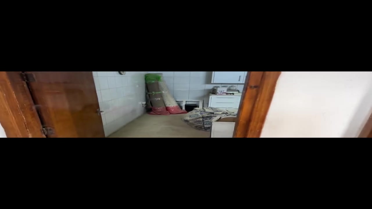 بيت للإيجار • ١٦٠م • حله طياره