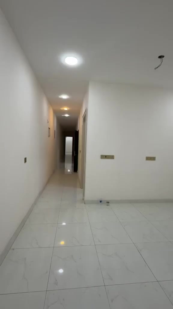 شقة طابق ثالث للايجار حديثة 
 العنوان حي القاهرة الظباط 📍
تحتوي على صالة مطبخ خدمات 3 غرفة نوم ديلوكس
للاستفسار : ***********☎️
👇🏼

*اي شخص عندة بيت او شقة للايجار يتواصل ويانة واحنه بخدمتة وكذلك بلنسبة للبيع سواء كانت قطعة أرض أو بيت
حديث✍🏼
