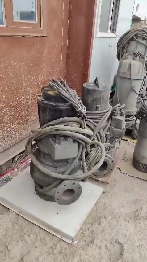 غطاسات مياه • ثقيلة • للبيع