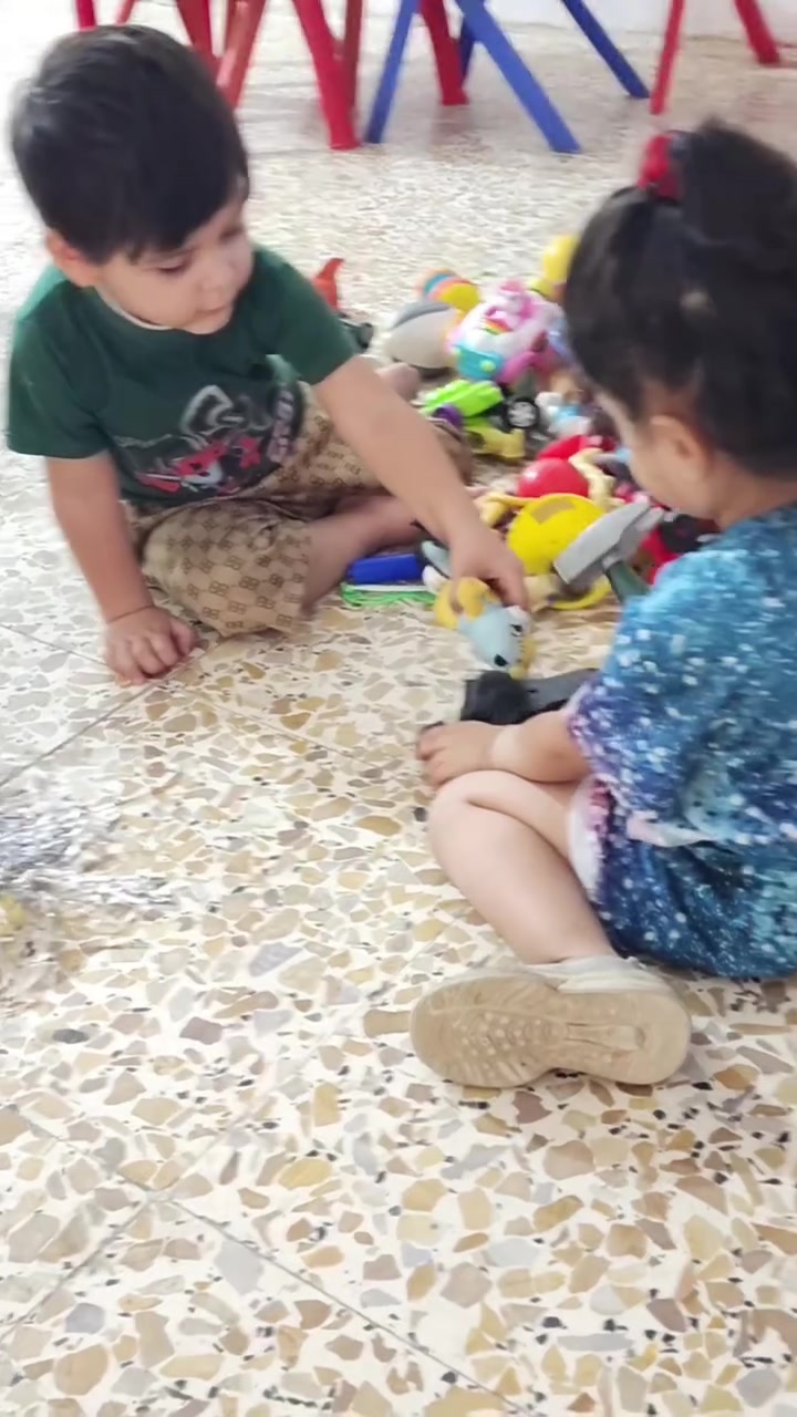 🌿 فتح باب التسجيل في روضة وحضانة الملاك الصغير 🌿
يسرّنا الإعلان عن بدء التسجيل للأطفال في روضة وحضانة الملاك الصغير.
🕘 أوقات الدوام: 🔹 الشفت الصباحي: من 7:30 صباحًا إلى 12:00 ظهرًا. 🔹 الشفت المسائي: من 10:30 صباحًا إلى 3:00 عصرًا.
📍 العنوان: تقاطع الجريخي – مجاور سنتر الجريخي – مقابل بيت ورد.
📞 للاستفسار والتسجيل: الهاتف / واتساب: *********** 📱
