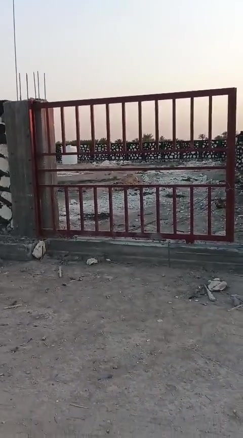 قطعه ١٣٠٠ متر سند ٢٥ حله جامعة بابل قرب منطقة ربع سعود موجود مي وكهرباء وتبليط الشراي يتفضل *********** خاص
