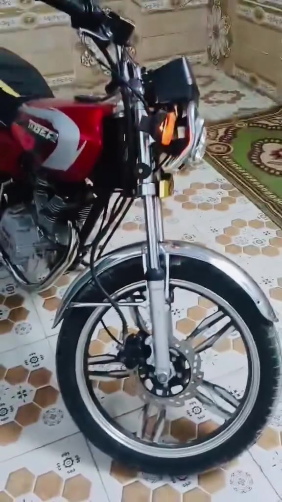 سلام. عليكم دراجه. سيفان مديل 21 اوراق خمسه  سعر550 بيه مجال عنوان كوت رقم هاتف***********
