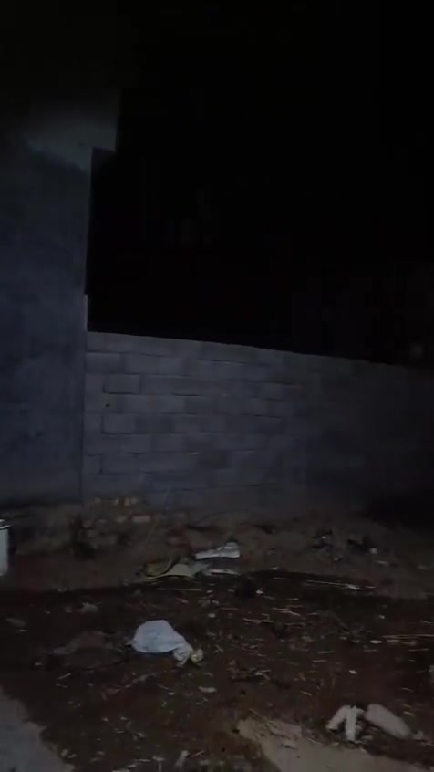 بيت للبيع مع قطعة المساحة الكلية ٣٢٠م قرب فائز الحداد للاستفسار *********** منطقة البستان
