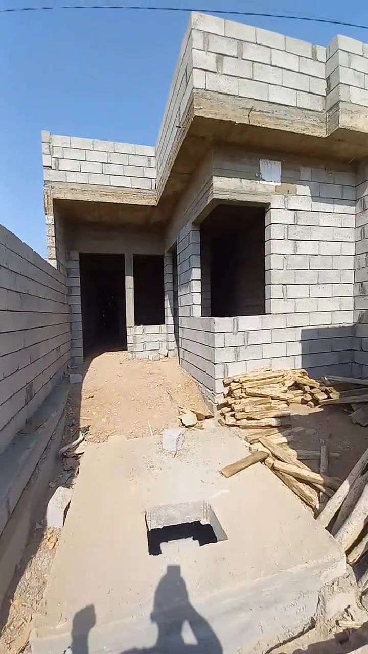 هيكل للبيع المساحه ١٢٥متر قرب المدرسه الصينيه طابق ونص الاستفسار على الرقم ***********
***********
