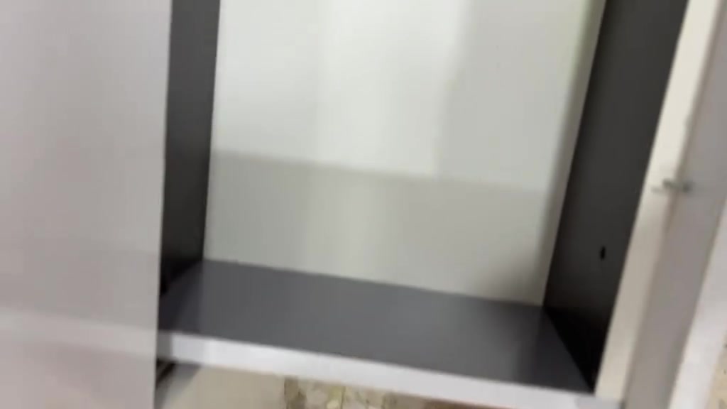 كاونتر للبيع بدون اي ضرر السعر 225
بغداد حي النصر للاتصال ***********
