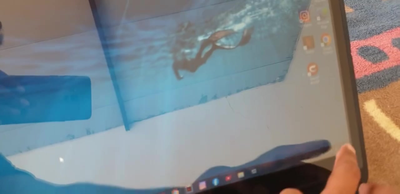 حاسبة dell لمس للبيع
كلشي موضح بالفيديو كدامكم 
نضيفة و مكفولة و انطي ضمان بيهة 
شحنهة خير من الله ساعتين تقريبا 
ملحقاتة شاحنة فقط 
استخدامهة تصفح و دراسة 
حجم الشاشة تقريبا لو 14 لو 16 حجم جيد جدا 
مناسب جدا للدراسة و التصفح 
و أيضا تصلح لبرنامج الوورد و الاكسل 
سعرهة 165 الف بيهة مجال قليل حق الجية 🌹❤
الشراي يتواصل وياي على رقم و بالخدمة 
متواجد واتساب فقط للإستفسار ***********
ماسنجر متوقف عندي اعتذر ما اكدر اراسل احد و لا اكدر ارد على رسائل للتواصل على واتساب فقط
