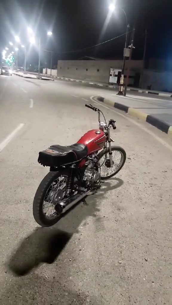 سلام عليكم دراجه للبيع تعمير صارله شهرين رابيدو ألاصلي كلك مكان قلعه سكر سعر675 الرقم***********
