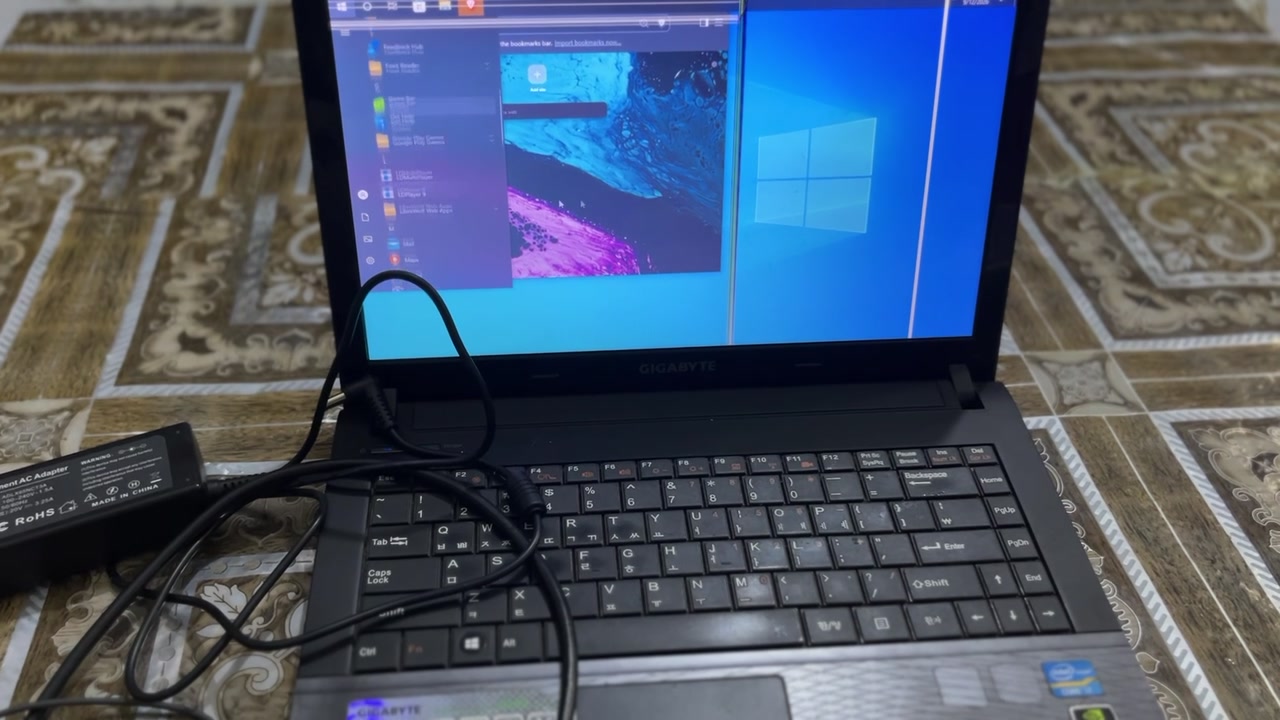 i7 جيل ٣ • GT 630M • شاشة خطوط