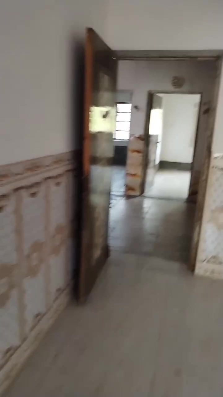 السلام عليكم
دار للبيع خلف بيت قاسم سويدان مساحه ٢٥٠ متر واجهه ١٠ نزال ٢٥ متر غرفتين نوم وصاله وصحيات ومطبخ واستقبال بناء حديث كامل ومرتب داخل سيراميك بورسلين مو بعيد عن الشارع العام
للأستفسار ***********
***********

