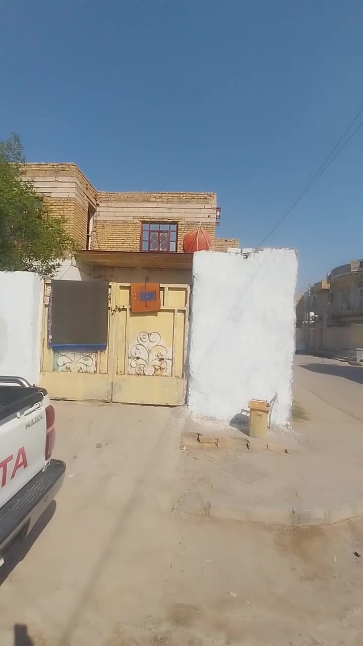 بيت اليجار بحي للخليج مساحته 200رقم التلفون ***********
