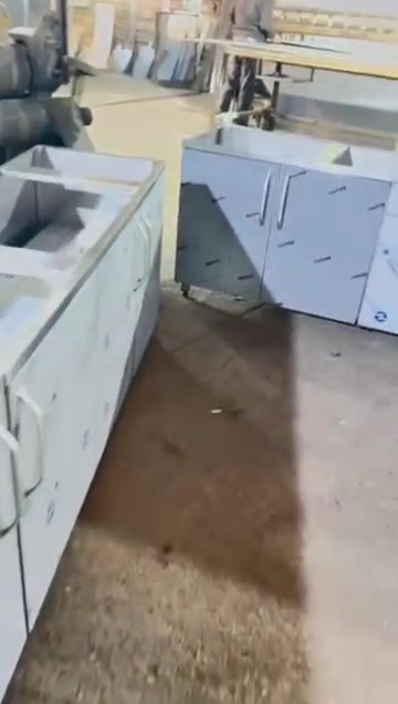 الأمانة ستيل رضاكم اهم
ممكن تذكرون شنو الغرض بالضبط اللي تسووه بالستيل؟ (مثلاً خزانات، مغاسل، طاولات، مدخنات، أو شغل تفصيل خاص): 
كلشي حسب الطلب 
وين موقعكم بالضبط؟ بأي محافظة/منطقة حتى يعرفون الزباين إذا أكو توصيل أو استلام مباشر؟: 
أربيل هولير 
إذا الشغل تفصيل، شنو المقاسات أو السعات المتوفرة؟ وإذا أكو موديلات جاهزة، شنو الأنواع اللي عندكم؟: 
موجود كلشي حسب الزبون 
شنو نوع الستيل أو المواد المستخدمة؟ ستانلس غذائي، حديد مطلي، أو غيره؟: 
ستيل 304 مقاوم الصدأ 
هل توفرون توصيل أو نصب للزبون، وداخل بغداد/خارج بغداد لو بس ضمن المنطقة؟: 
نعم يتوفر توصيل 