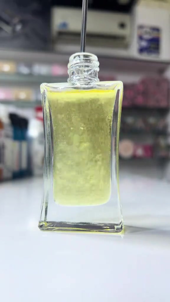 عطر • فاكهية • نوتات زهرية