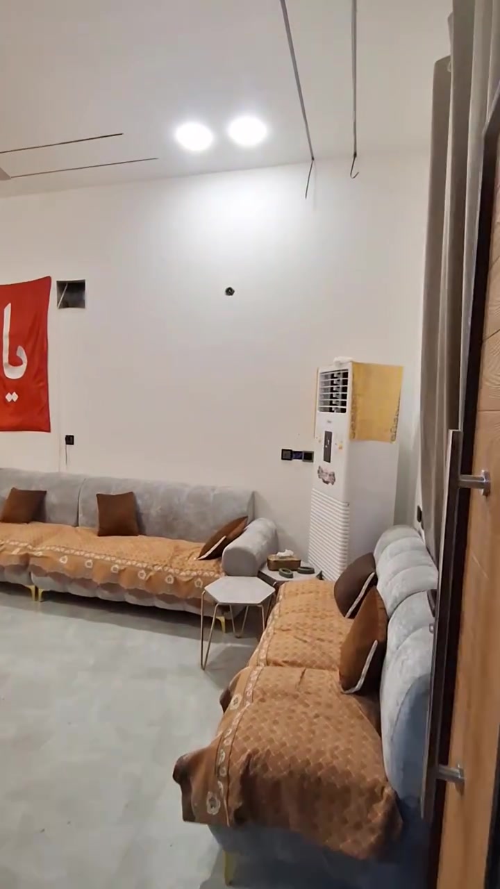 يالله
البيت البيع المساحة {150}متر 
العنوان بغداد البلديات ضباط الثانيه 
السعر{ 120}مليون وقابل التفاوض
استفسار ***********\  ***********
