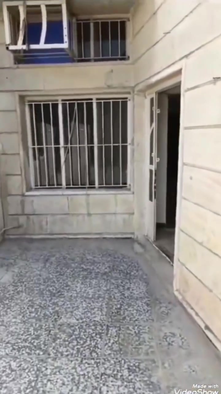 السلام عليكم اخواني اخواتي الأعزاء..
دار 🏡 للايجار مساحه 120م طابقين..
يحتوي على..
✅كراج + صحيات خارجية 
✅استقبال
✅صالة بنفس الوقت مطبخ تركي مفتوح 
✅صحيات داخلية
✅الطابق الثاني ..غرفتين نوم..
العنوان.. البلديات -شارع المصرف قرب المستوصف..
للاستفسار 📞 متوفر واتساب 🌐 وماسنجر 🌐 وخاص وبخدمتكم..***********
