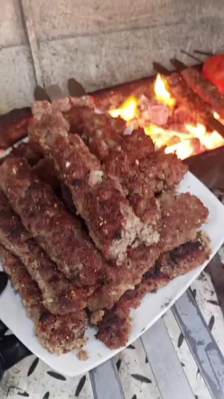 السلام عليكم تحية طيبة لجميع زبائننا الگرام❤️
#مطعم_مشويات العزيزيه 👨‍🍳🥓🥓

متواجدين طيلة أيام الأسبوع ❤️

مستعدون لتجهيز كافة المناسبات.

توصيل داخل العزيزيه. 🏍️ 

كيلو كباب لحم 🥩. 20 الف هوه وصمون حااار

كيلو كباب دجاج 🐓16الف🐔

صينية مشاوي مشكل🍖22شيش صمون حار.  25 الف 

تكة لحم 🍗. تكة دجاج 🐓. معلاگ🍗 .اجنحة 🥓

ارقام التواصل. ***********👇 للاتصال.
