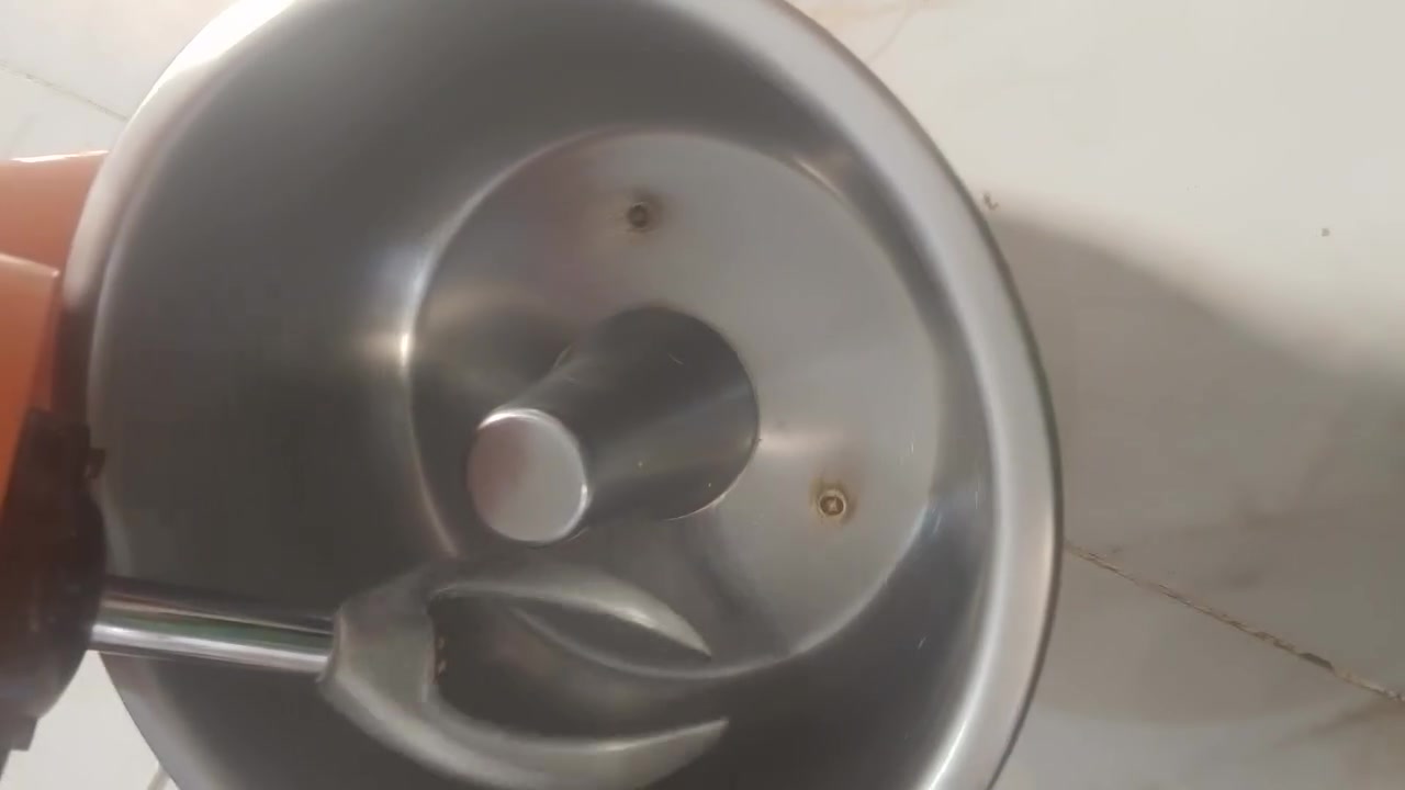 السلام عليكم عندي عجانه سوريه اصليه للبيع مكاني كوت سفحه ***********

