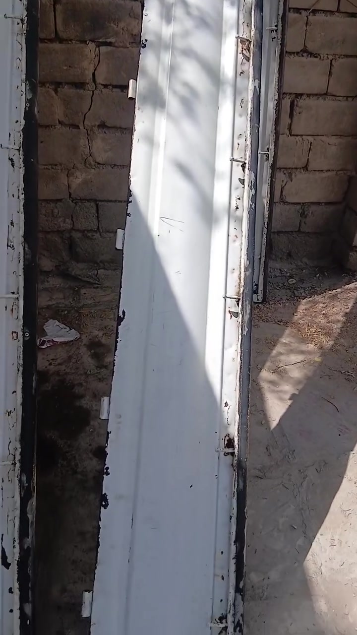صفاح بنكو فحل وباب وره مبطنات ب٣٠٠ وبيهن مجال المكان بصره***********
