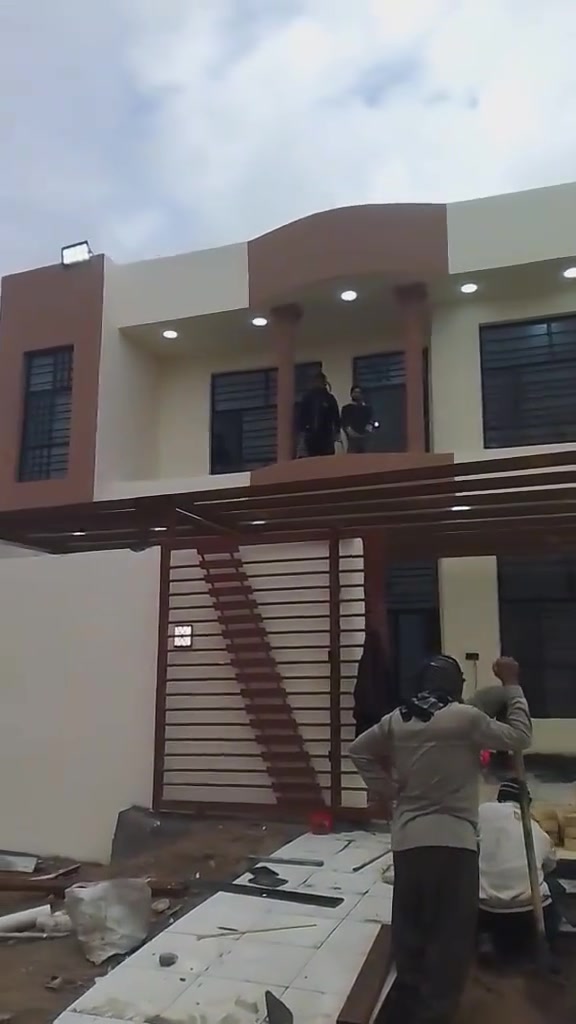 سلام عليكم متابعينا الكرام تحيه الى حضرة الادمن المحترم جانب من أعمالنه عرض خاص باللاسعر صبغ الواجهيات والحديد ابواب شبابيك بابل لتواصل ***********

