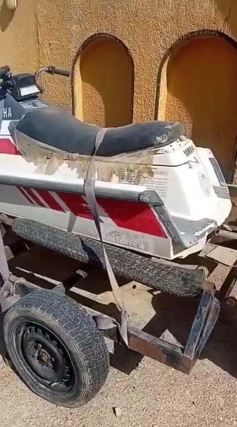 زورق مع العربانه للبيع سعر 20ورقه وبي مجال المكان الكوت***********
