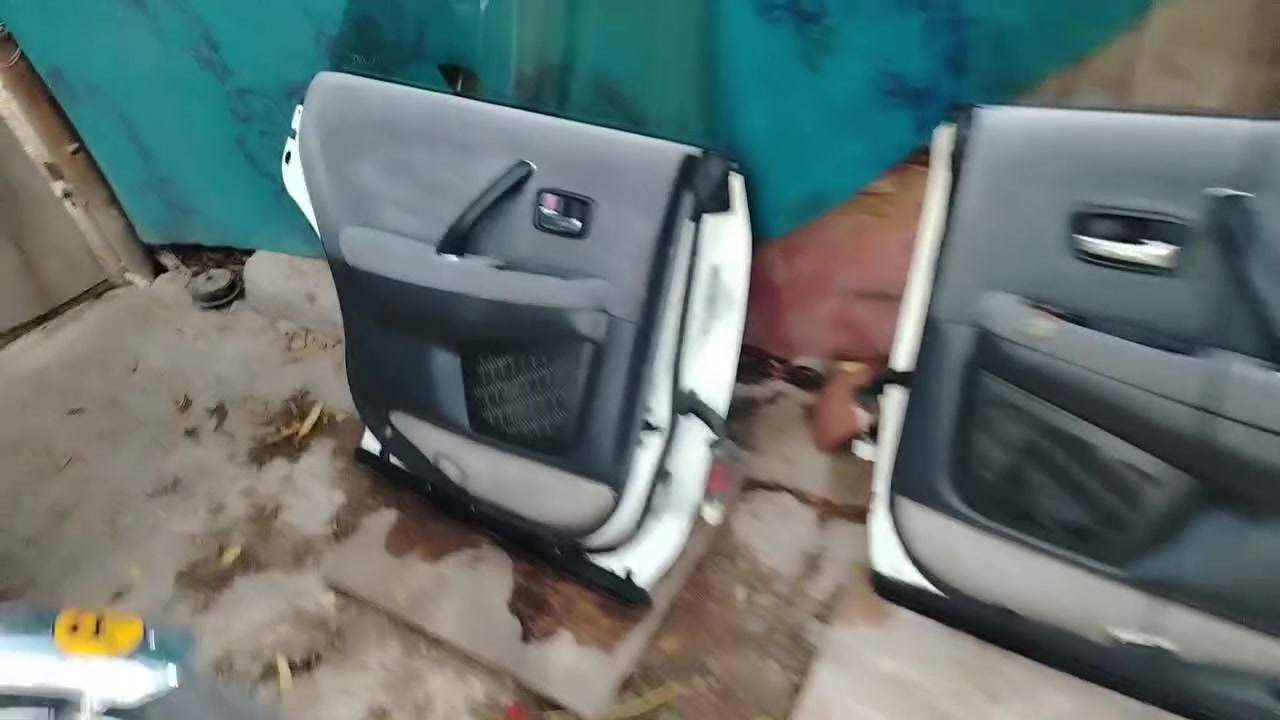 ***********

