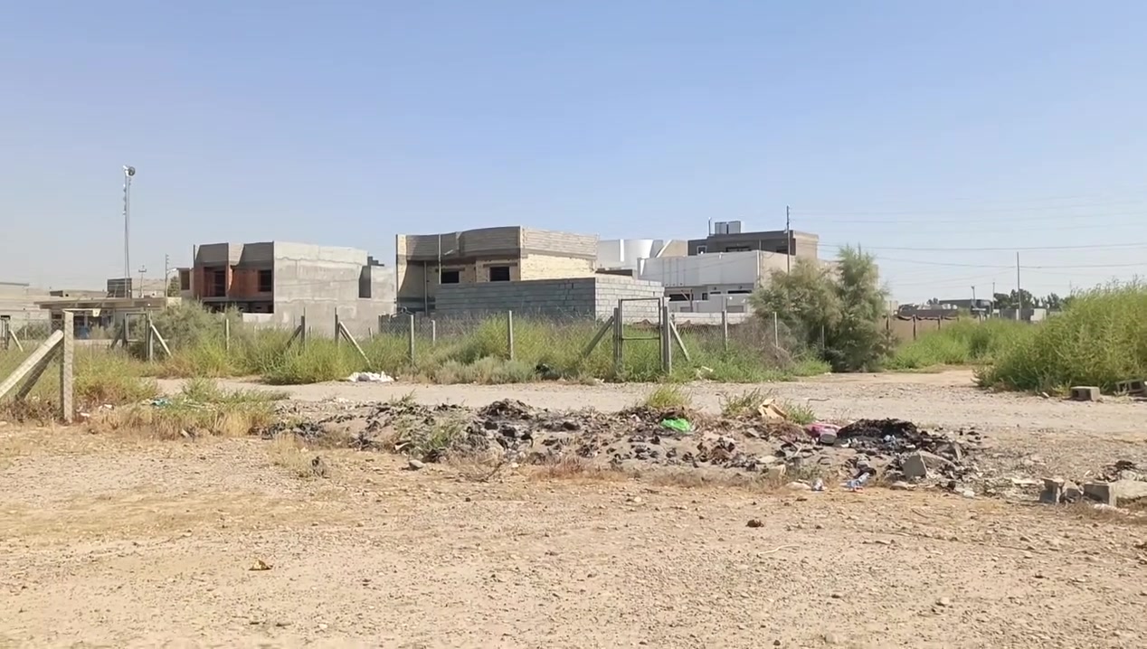 قطعه ارض للبيع زراعي تحويل مباشر مساحه 400 الموقع حي الازدهار الاول قرب المحلات الاستفسار على الرقم***********
