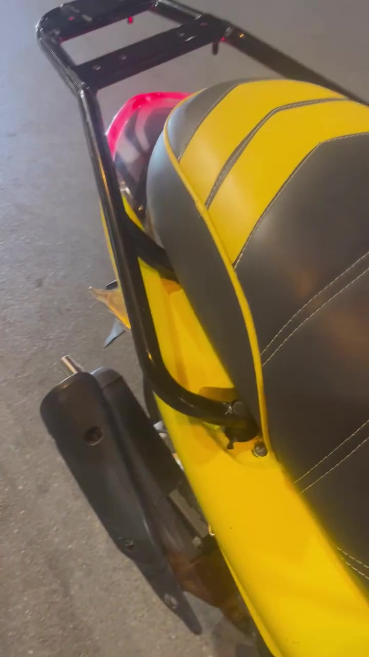 السلام عليكم
ماجسته s 

موديل 2015 

حجم المحرك 155cc

لايت ابيض عالي ناصي 

تايرات جدد 

مكينه مكفوله 

بس عندك ملاحضات بل كفرات بسيطه 

دراجه برغي منفتوح بيها شلعه تخبل 

اتصل /***********

سعر خاص 

مكان بغداد الصالحيه
