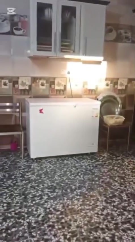 سلام عليكم ورحمة بيت للبيع بيت مساحه ١٦٠طابو زراعي سند ٢٥يبعد عن الشارع العام شارع طريق الحسين ١٠٠ متر السعر ٧٠ وبي مجال رقم الهاتف *********** رقم ***********
