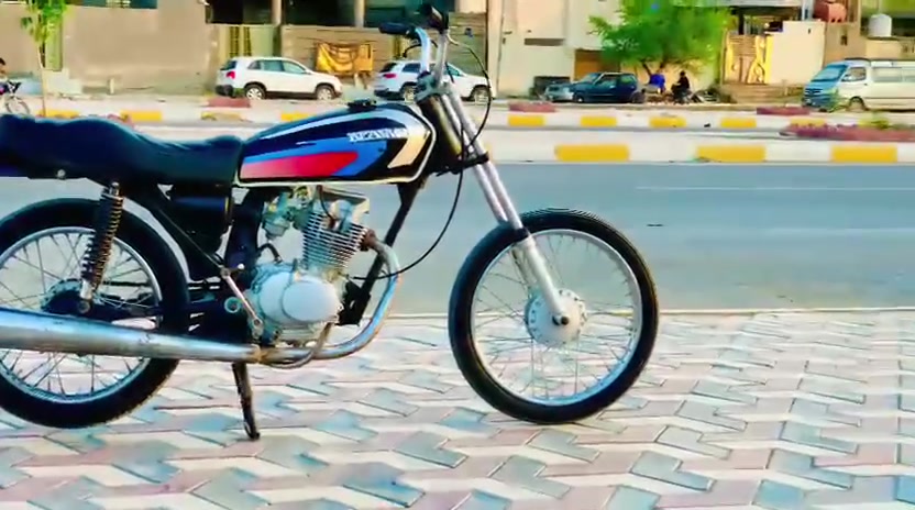 نايمه شلامجه موديل 25 كلك دراجه نضيفه وجاهزه مكفوله من كلشي ما بيها نقص سعر 450جوه سوك ***********

