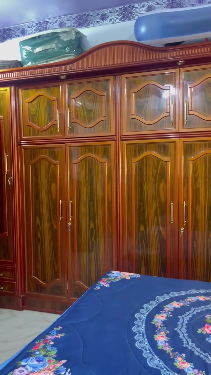 للبيع مكان  رمادي هـ ***********
