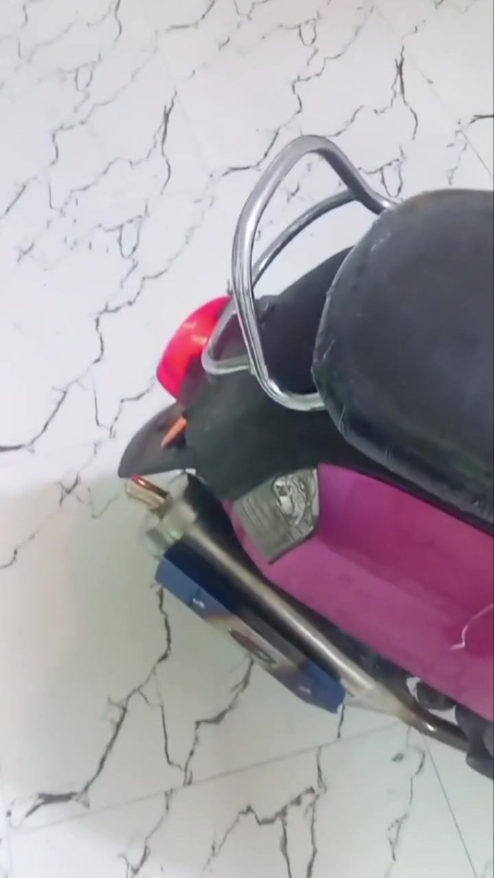 السلام عليكم ماكس بوليس موديل 2008دراجه حلوه ونضيف بيها صالنصه رياضي وسلف 55دراجه نكره سلف مفتوحه مره وحده بس بوشه 750وبيها مجال حك الجيه دراجه خير من يم، الله رقم  ***********
