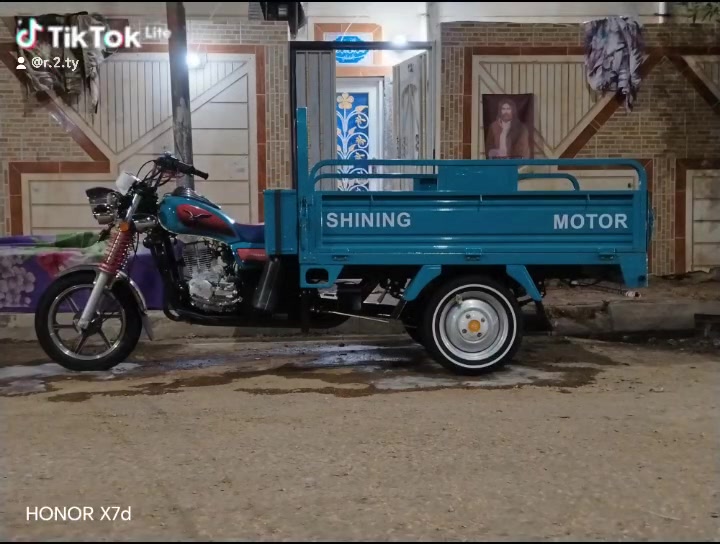 للبيع 23 كامله مكاني السماوه ***********
السعر 3مليون و250وبيهه مجال الخاص مغلق

نص مكتوب في الصور:
- HONOR X7b
- HONOR X7d