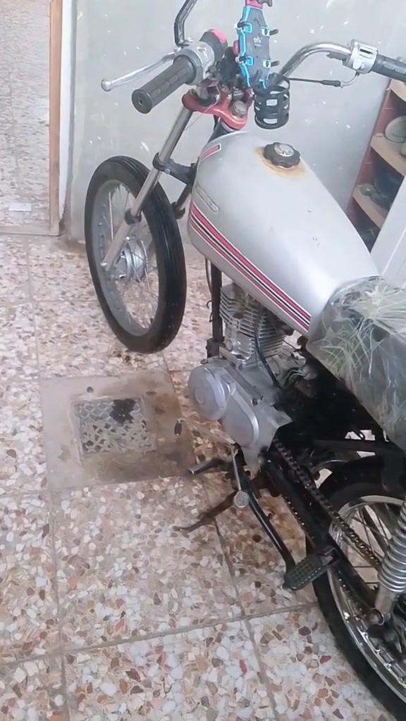 للبيع
كرك 
مقفوله 
شغال الدراجه 
250 سعره 
***********
