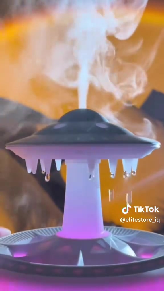 فواحة وموزع عطري بتصميم UFO مع تأثير قطرات المطر

• الموديل: XR-908

جهاز عصري يجمع بين ترطيب الجو، التعطير، وتأثير قطرات المطر المهدئ مع إضاءة ملونة تضفي لمسة جمالية على غرفتك.

• تأثير قطرات المطر: تصميم فريد يسمح بتساقط قطرات الماء بشكل مرئي، مما يوفر تجربة بصرية وسمعية مريحة.

• إضاءة ملونة متعددة الأوضاع: يتضمن إضاءة (Colorful Breathing Light) تتنقل بين الألوان، أو إضاءة ثابتة، أو إضاءة دافئة (Warm Light).

• حماية ذكية للإغلاق التلقائي: يتوقف الجهاز عن العمل تلقائياً عند نفاذ المياه لضمان السلامة.

• مؤقت تشغيل مدمج: إمكانية ضبط وقت التشغيل لمدة 2، 4، أو 8 ساعات حسب حاجتك.

• نمط الرذاذ المستمر: يعمل كموزع للزيوت العطرية لنشر رائحة زكية في المكان بكفاءة.

المواصفات:
• الوزن الصافي: 282 غرام
• سعة خزان المياه: 350 مل
• حجم الرذاذ: 10-30 مل/ساعة
• الطاقة: مدخل DC 24V / 650mA

محتويات العلبة:
• موزع العطر UFO Raindrop.
• محول الطاقة (Power Adapter).
• جهاز تحكم عن بعد (Remote Control).
• دليل التعليمات.
الكميه محدوده الحجز والاستفسار عبر الواتساب 
سعر 16
***********
